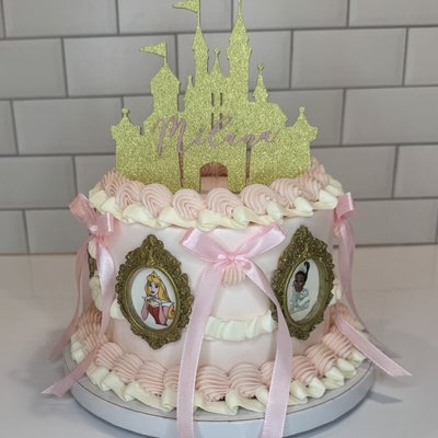 6 Inch - 2 Layer Custom Cake Feeds 8-10