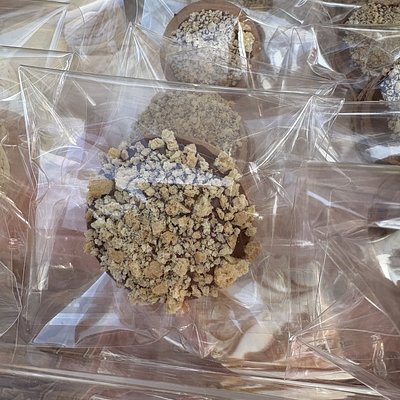 12 S’mores Macarons