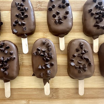 Cookie Dough Cakesicles 