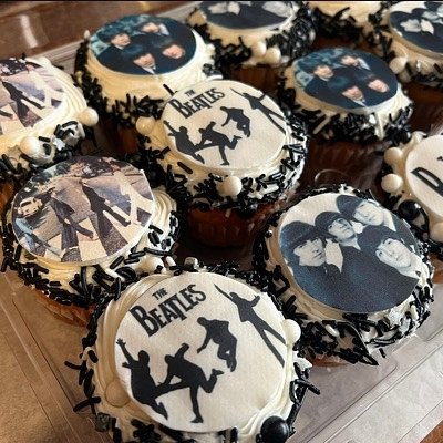 Cupcakes w/ Custom Images