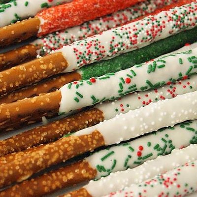 12 Chocolate Dipped Pretzels