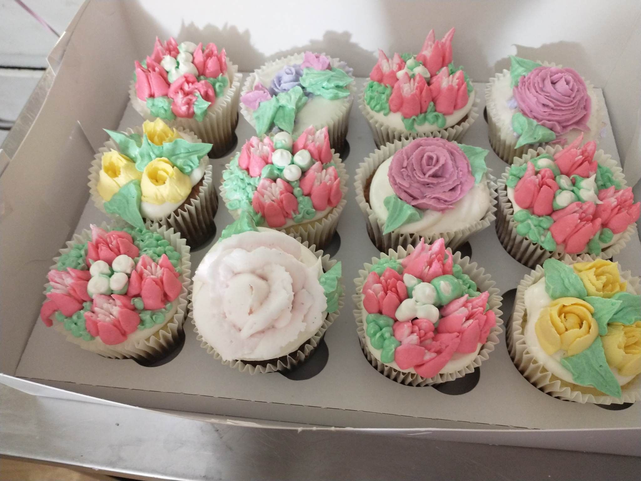 Dozen Cupcakes 
