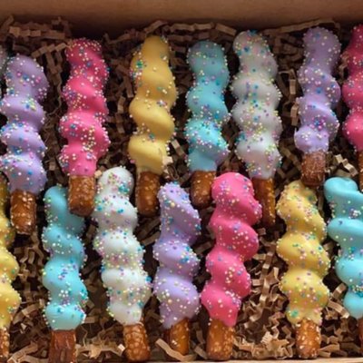 Caramel Pretzel Favor Box