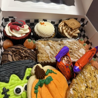 Assorted Halloween Bakery Box