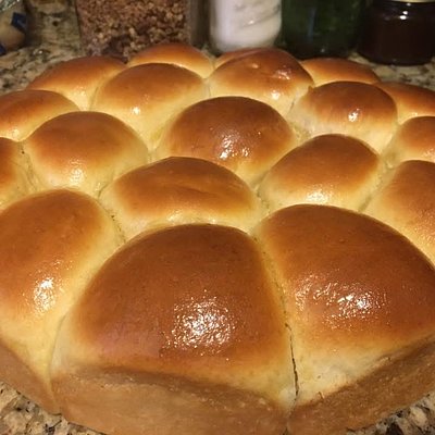 1 Dozen Dinner rolls