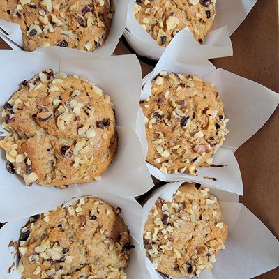 Banana Walnut Muffins-6 Count