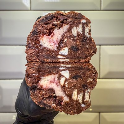 MEGA: Chocolate Raspberry Cheesecake 😍
