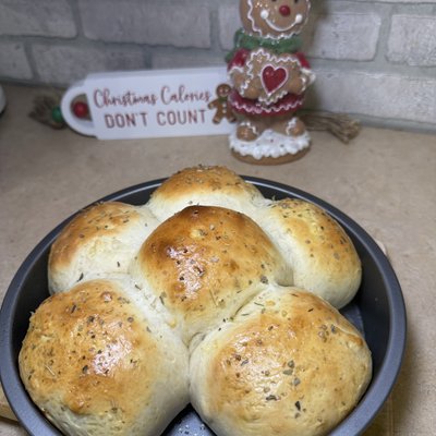 Stuffed Cheesy Garlic Rolls