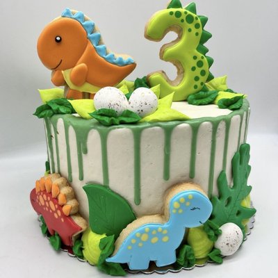 8” Custom Decorated Cake (serves 25-30)