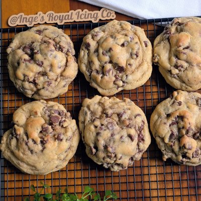 Half Dozen Gourmet Chocolate Chip Cookies 