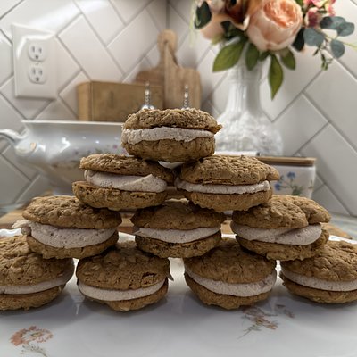 Oatmeal Cream Pies (6 Count) 