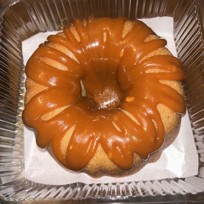 6in Banana Bundt Cake With Caramel Sauce 