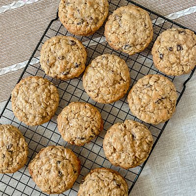 Oatmeal Raisin Sourdough Cookies