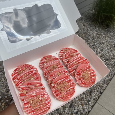 6 Strawberry Crunch Cookies 