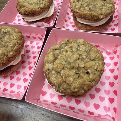 ✨ Brown Butter Oatmeal Cream Pie 