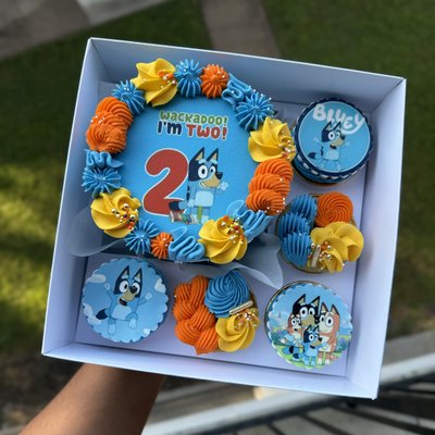 Bento Box 5” Cake With 5 Cupcakes 