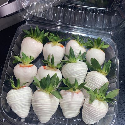 12 Pc Strawberry Box 🍓
