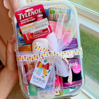 🍎 TEACHER SURVIVAL KIT✏️ $45 