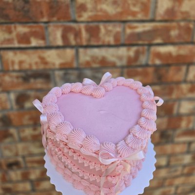 Pink Vintage Heart Cake 