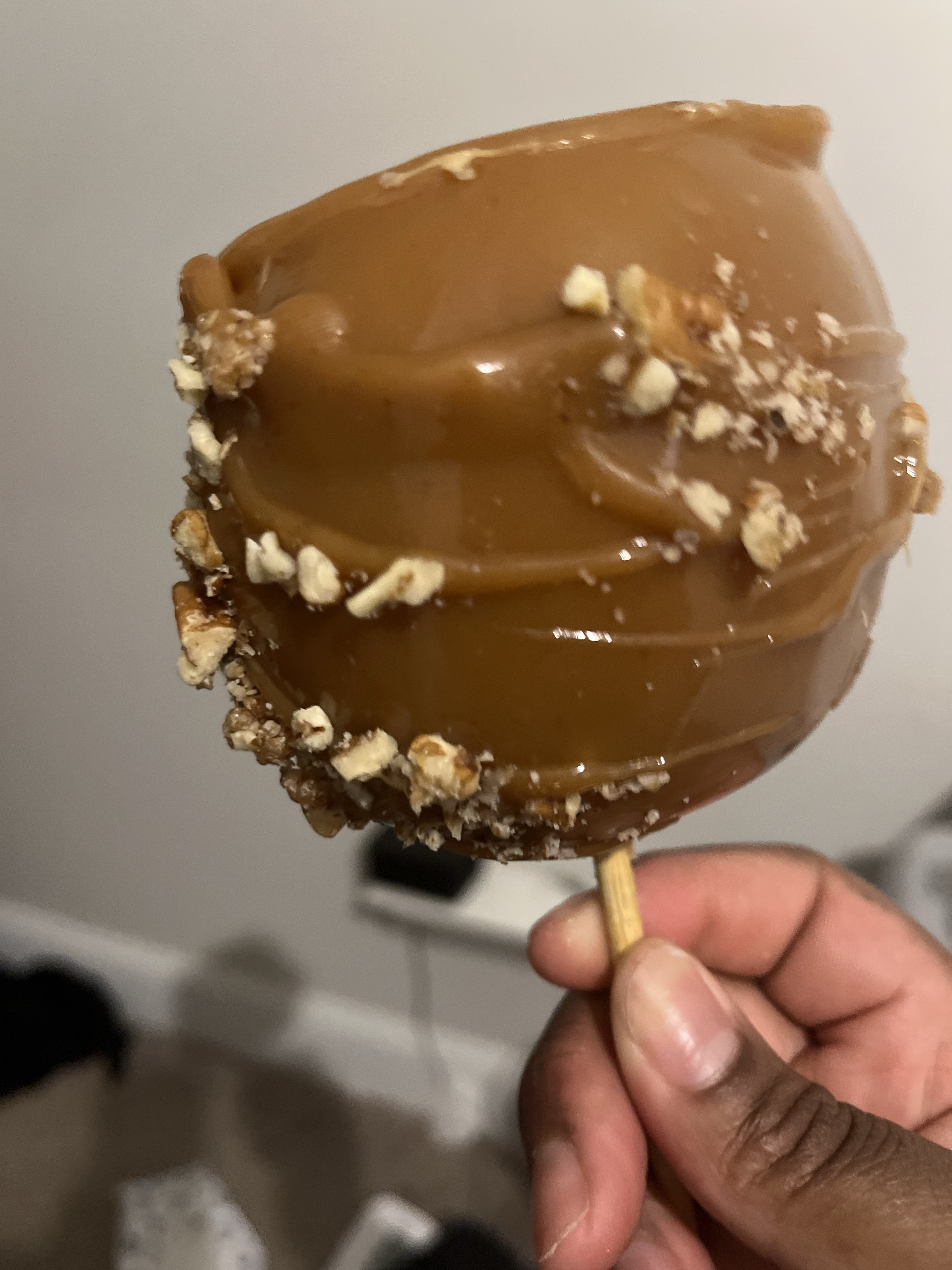 Caramel Apples with Topping 