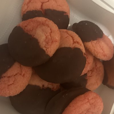 Chocolate Covered Strawberry Cookie