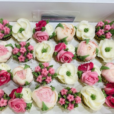 Custom Standard Cupcakes