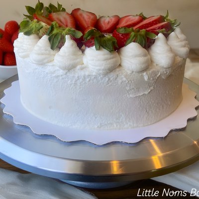 Angel Food Cake Smothered In Strawberries 
