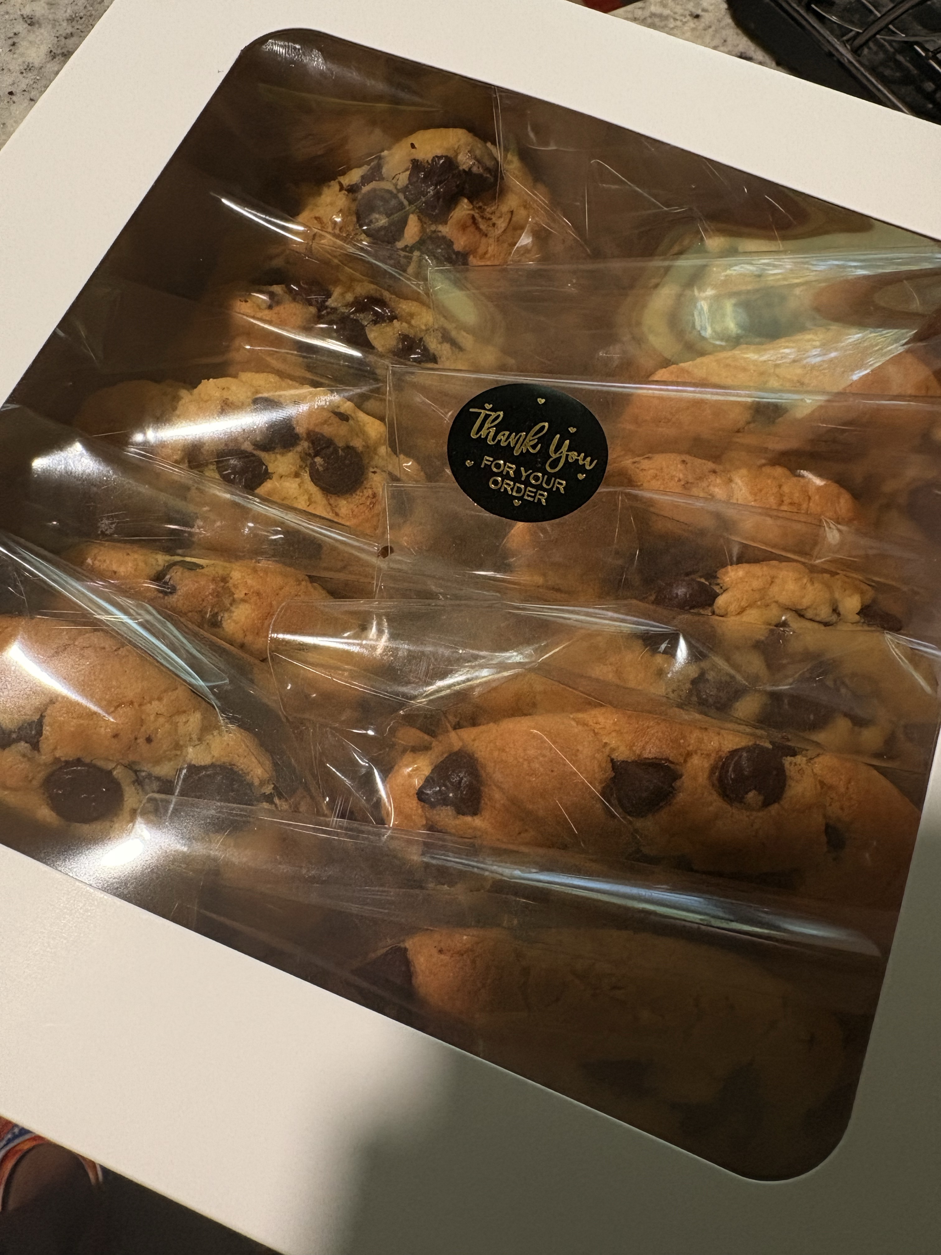 A dozen (1 flavor)