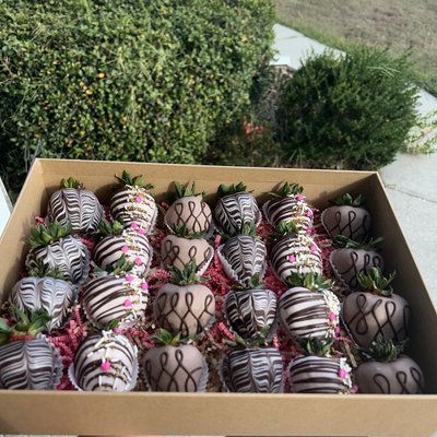 Custom Chocolate Strawberries