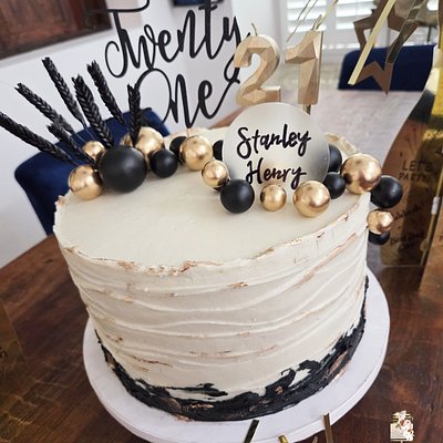 Custom Cakes - Birthdays & More!