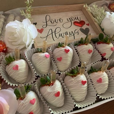 Sweetheart Box - Includes 10 Chocolate Covered Strawberries , 6 Chocolate Covered Pretzels , Candy & Picture ( Personal Or Premade )