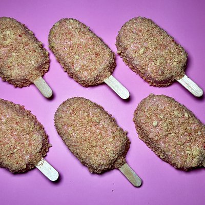 Strawberry Shortcake Dream Cakecicles (6 Pack)