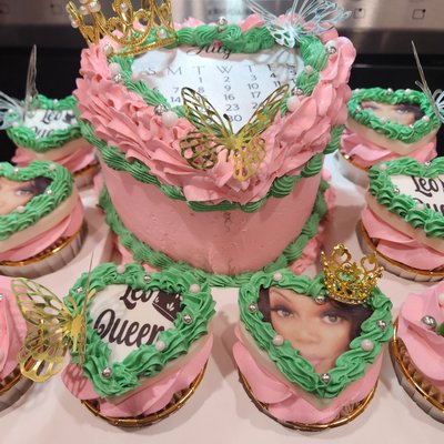 Personalized Bento Cake Birthday Box (Specify Flavor Of Cake/Frosting/Shape)