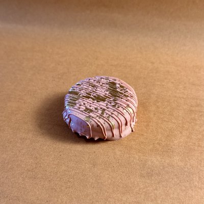 Pink Oreo Cookie (White Chocolate)