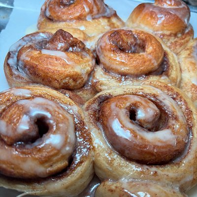 FRESH Baked Classic Cinnamon Bun (12)