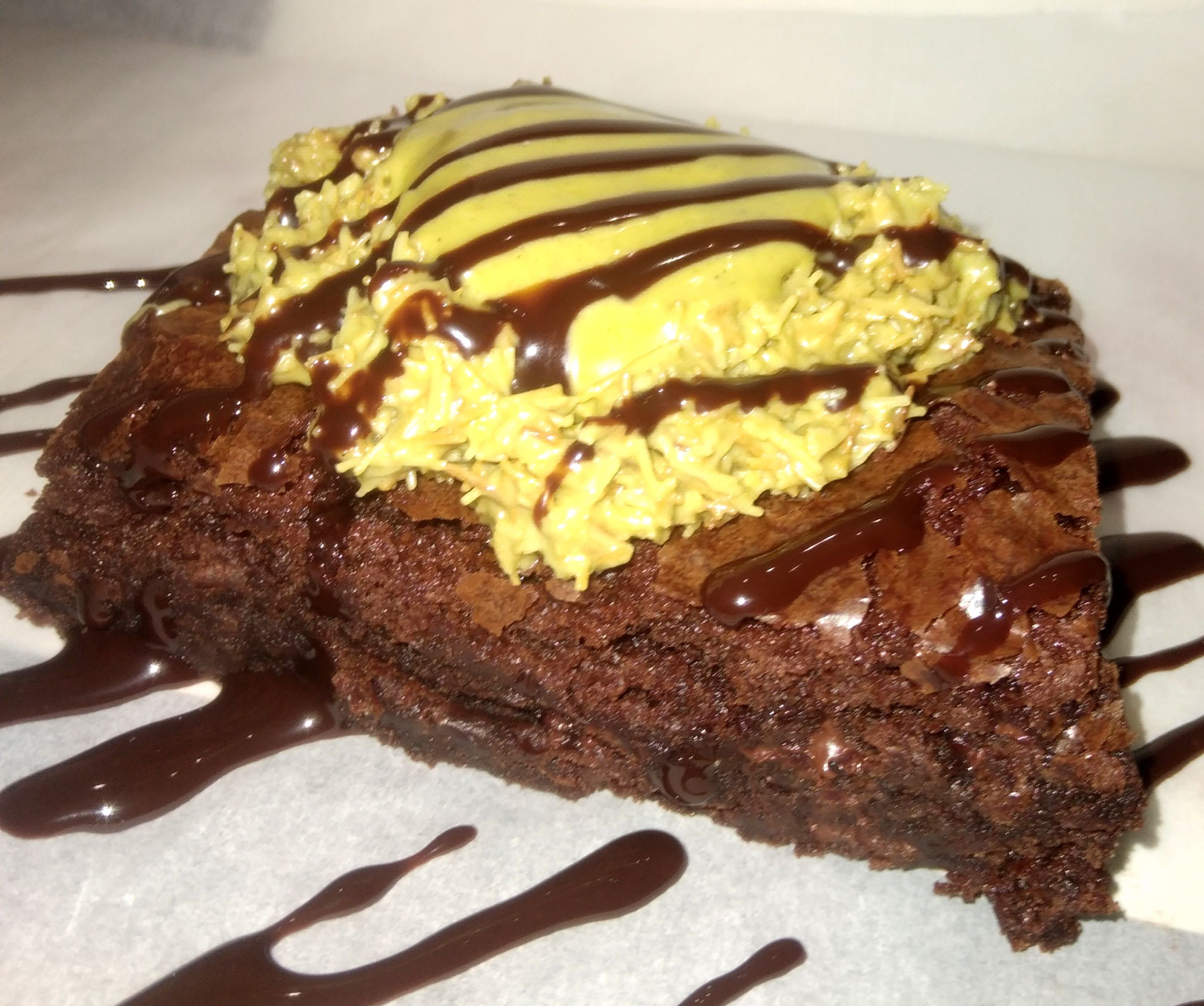 DUBAI CHOCOLATE BROWNIE BY THE SLICE 