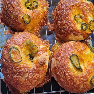Sourdough Jalapeño Cheddar Bagels 