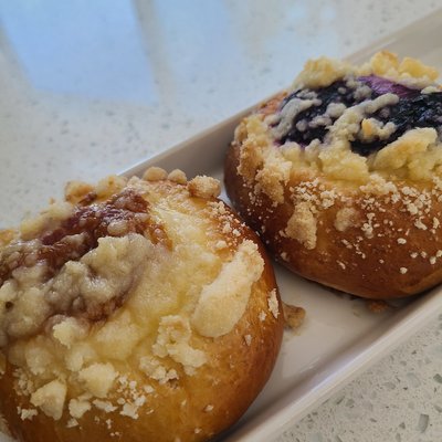 3 KOLACHES