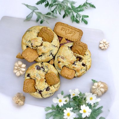 Biscoff Chocolate Chip Cookies