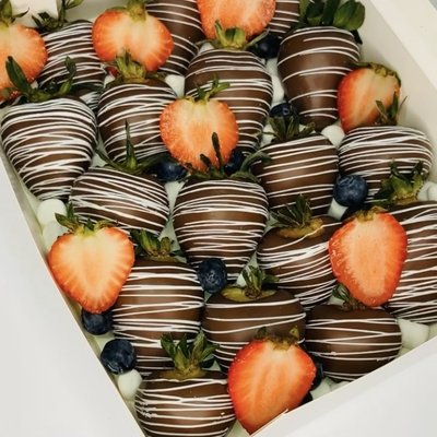 Mini Strawberries w/ Mixed Berries