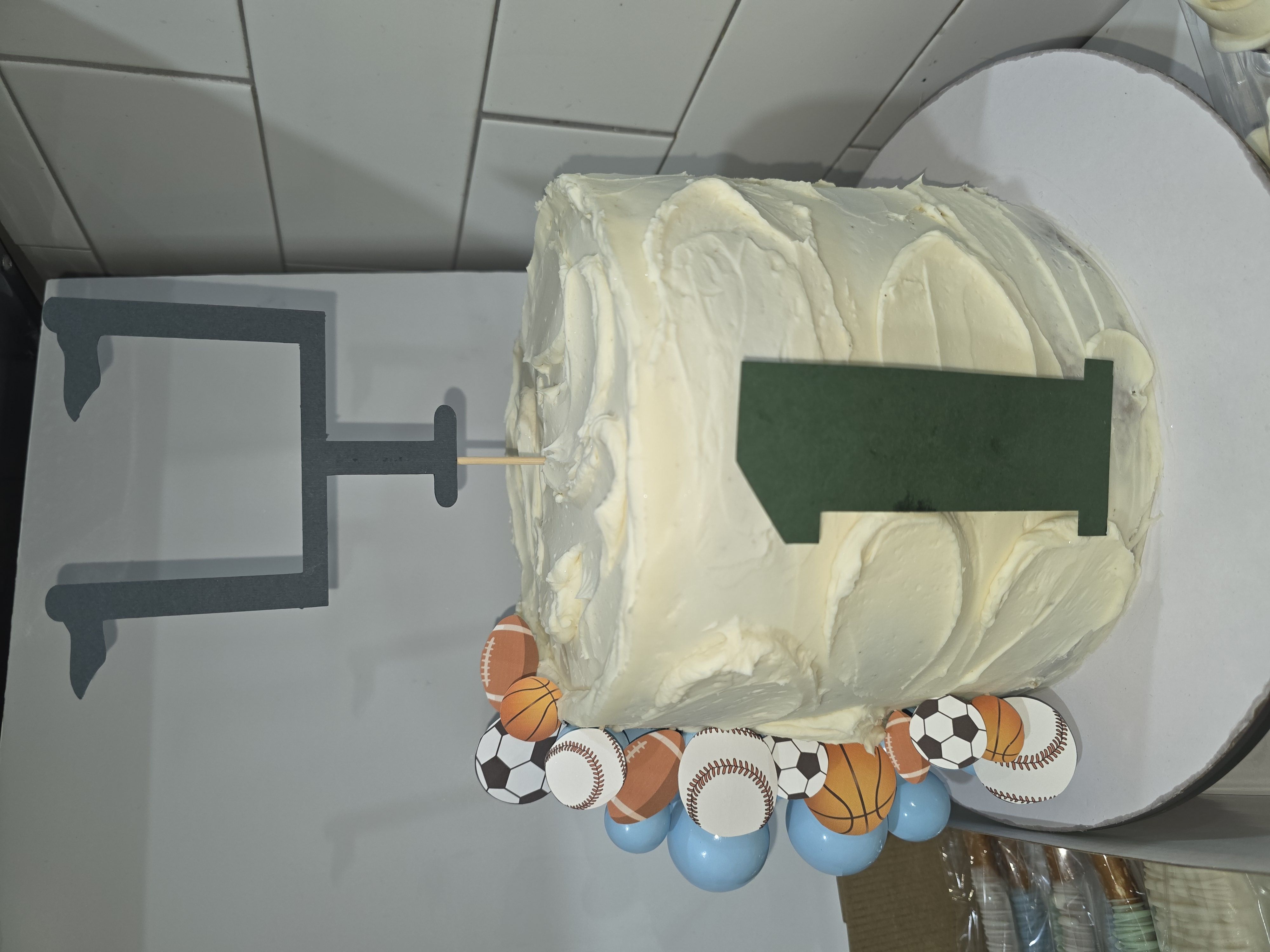 8in 3 Layer Cake (Decorated/Theme)