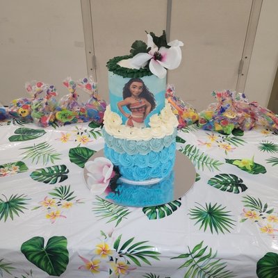Custom Cake 2 Tier