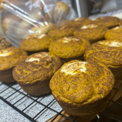 Pumpkin And Cream Cheese Muffins