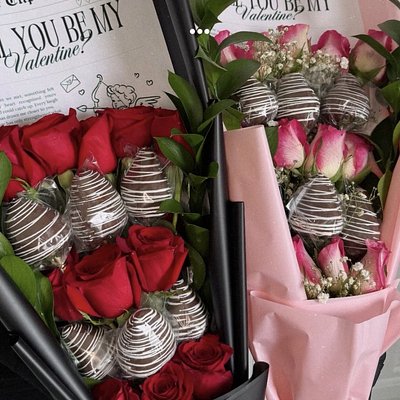 Rose & Berry Bouquet 