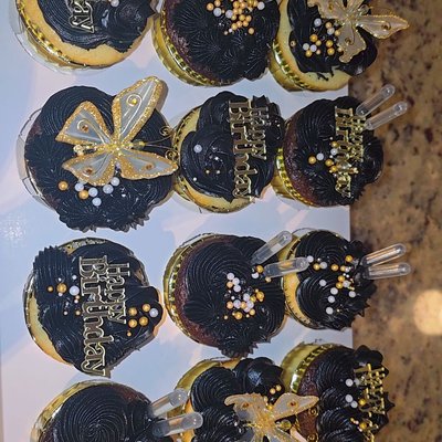 Basic Cupcakes (Dozen)