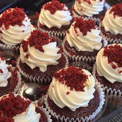 Rich Red Velvet Cupcakes 