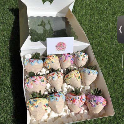 1 Dozen Strawberries