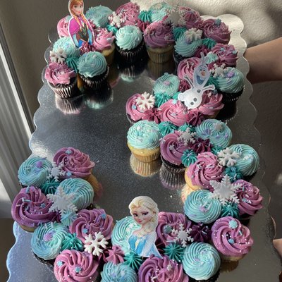 Pull-Apart Cupcake Cake