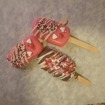 Cakesicles