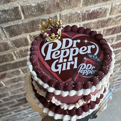 Round Custom Cakes 